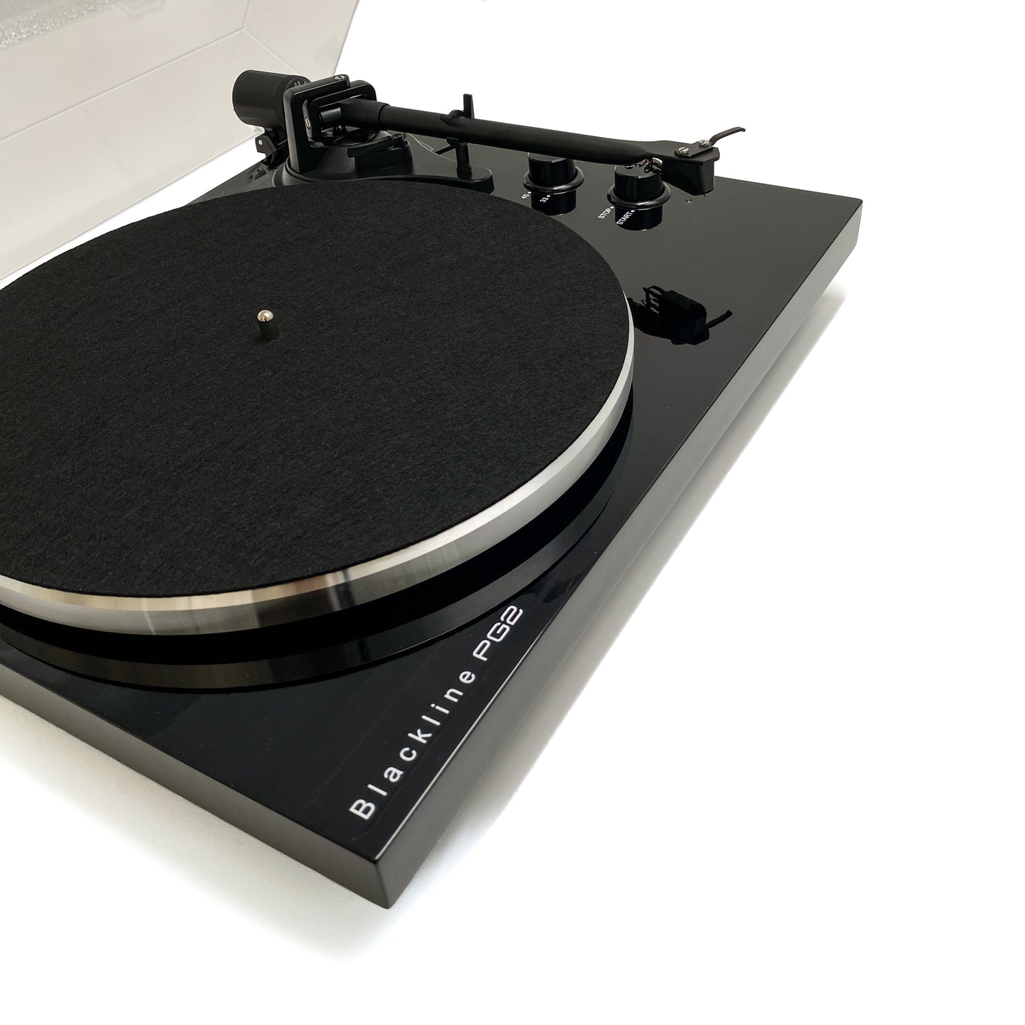 Three-quarter studio view of the Blue Aura Blackline PG2 premium Hi-Fi turntable, showcasing its elegant high-gloss black plinth, built-in phono preamp and wireless Bluetooth connectivity.